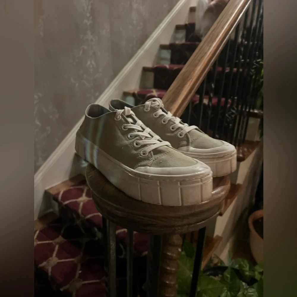 Mad Love sneakers ladies size 10 very good condition.